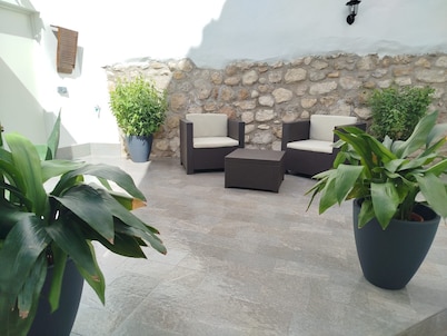 Casa rural Villalta tipo cueva con bañera de hidromasaje – Estancia romántica única