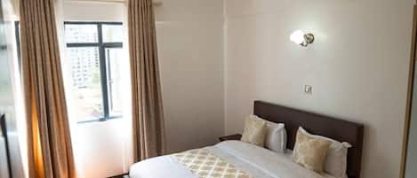 1 habitación, tabla de planchar con plancha, wifi y ropa de cama