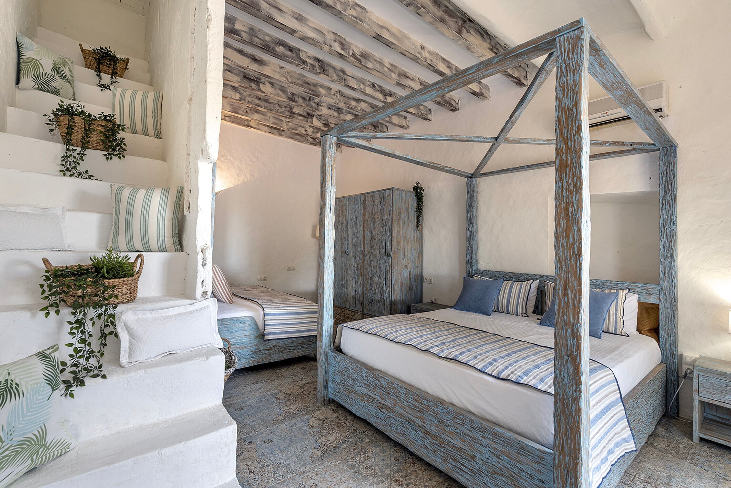 WiFi, bed sheets