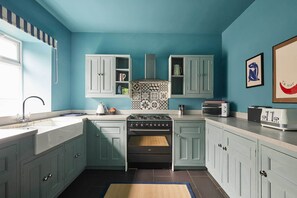 Fridge, oven, dishwasher, toaster - Host & Stay | Mulgrave House (Hinderwell)