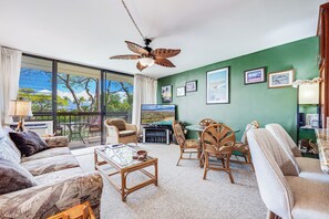 TV, DVD player, books - Maui Vista #2-218 Close to Beach, Pickleball Courts, Full A/C (Kihei)