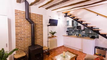 TV, fireplace