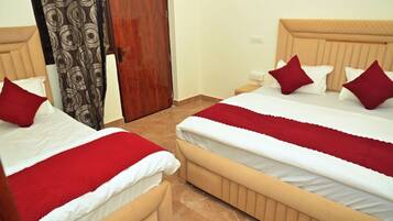 Super Deluxe Room | Desk, laptop workspace, iron/ironing board, free WiFi
