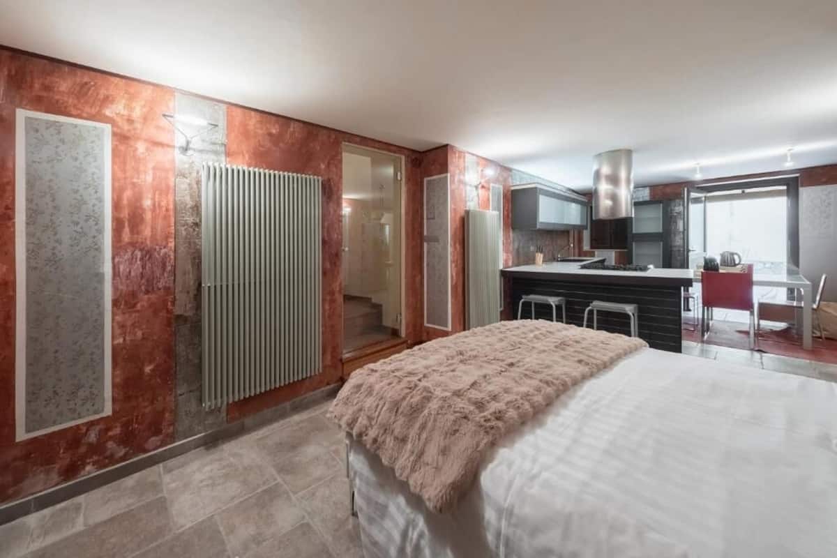 Superior Double Room, Patio, Courtyard View | In-room safe, blackout drapes, free WiFi
