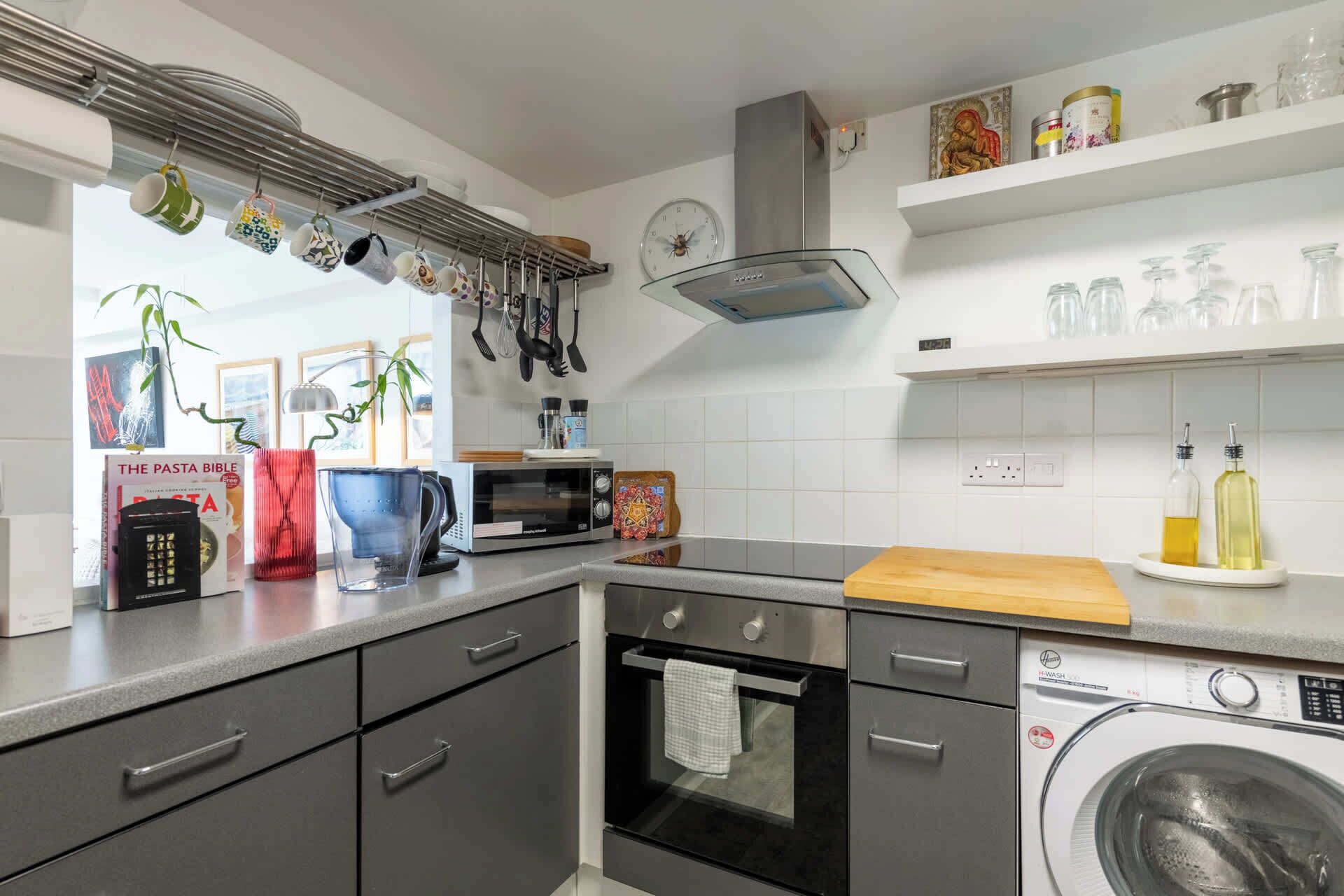 Coffee/tea maker, fridge, microwave, oven