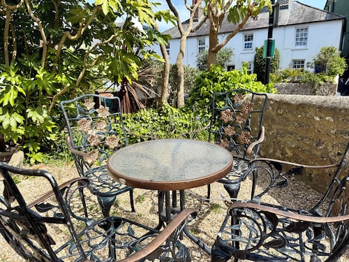 Downs Gate Cottage, Meads Village - Coast & South Downs On Your Doorstep