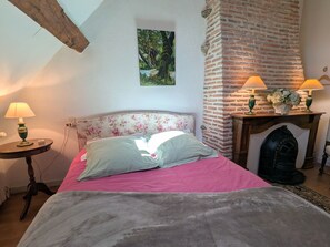 Free WiFi, bed sheets - Peaceful house near La Châtre (Aigurande)