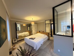 Room - Vrbo Property (Pornic)