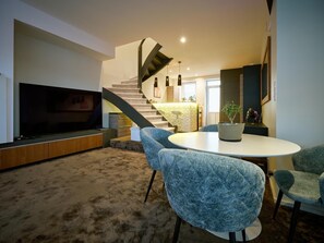 Dining - Vrbo Property (Pornic)