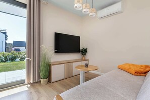 Bügeleisen/Bügelbrett, Reisekinderbett, WLAN, Bettwäsche