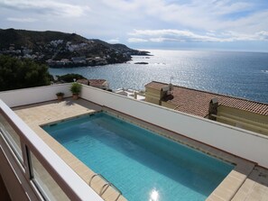Pool - Beautiful 2-bedroom apartment with pool, terrace, and parking in Roses (Roses)