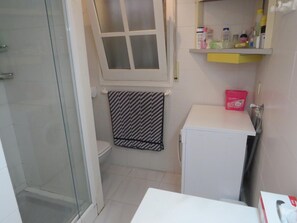 Bathroom - Beautiful 2-bedroom apartment with pool, terrace, and parking in Roses (Roses)