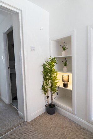 Interior - Set in Scarborough’s historic old town, Sandgate Seaview is a charming property with over 300 years of character. Beautifully furnished throughout, it offers stunning views across the sea and coastline for a memorable stay. (Scarborough)