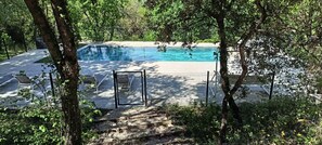 Pool - Vrbo Property (Valaurie)
