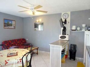 Interior - Apartment with parking, mountain view - 4 guests (Le Barcarès)