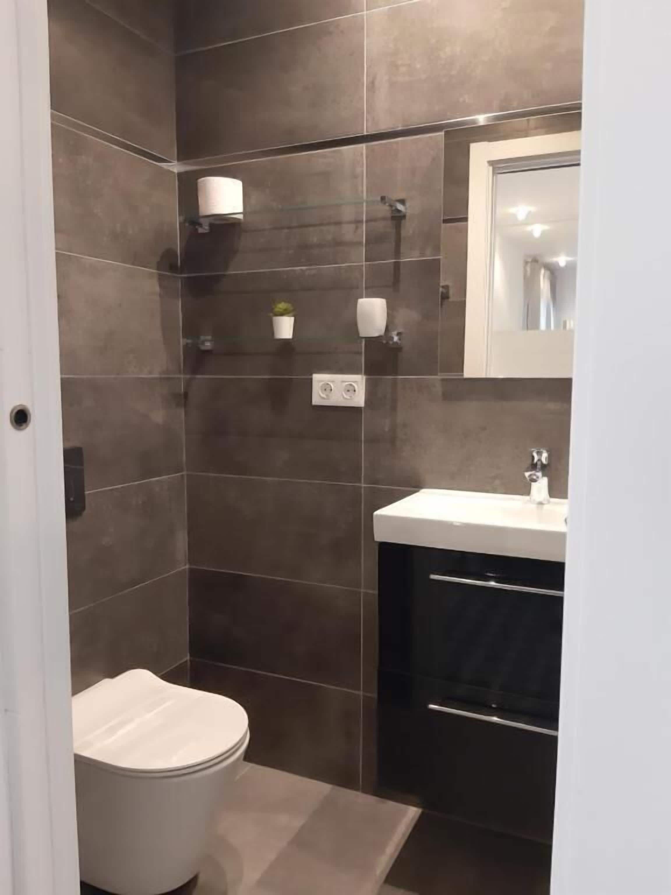 Habitación doble, patio | Baño