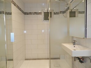 Bathroom - Cozy apartment, terrace, 4 guests (Le Lavandou)