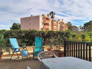 Property grounds - Bright studio with 15m² terrace, parking, La Favière (Bormes-les-Mimosas)