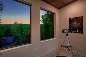 Interior - Twilight Terrace Romantic Couples Retreat Hot Tub (Sevierville)