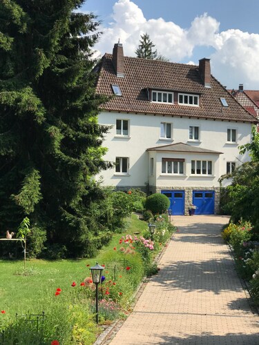 Villa am Hofgarten mit privatem Garten und WLAN