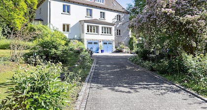 Villa am Hofgarten mit privatem Garten und WLAN