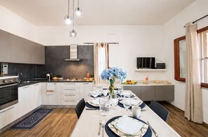 Private kitchen - Casa Cataleya - A pochi passi dal mare|Ampia terrazza privata|Relax a Foxi Manna (Tertenia)