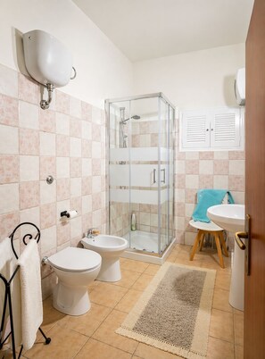 Bathroom - Casa Cataleya - A pochi passi dal mare|Ampia terrazza privata|Relax a Foxi Manna (Tertenia)