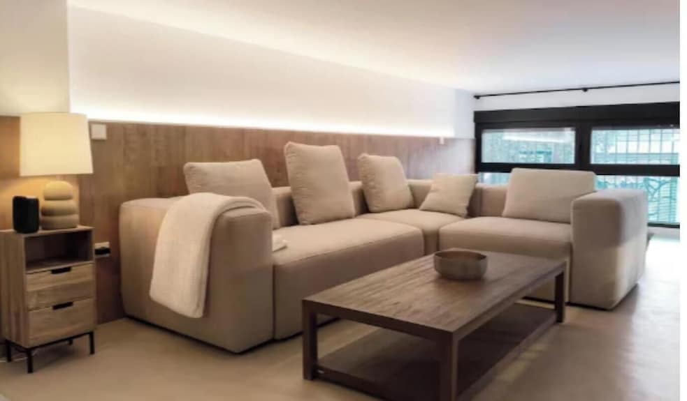 Experience Madrid From A Prime City-center Apartment - Municipality of Fuenlabrada