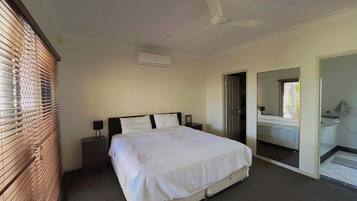 Iron/ironing board, Internet, bed sheets