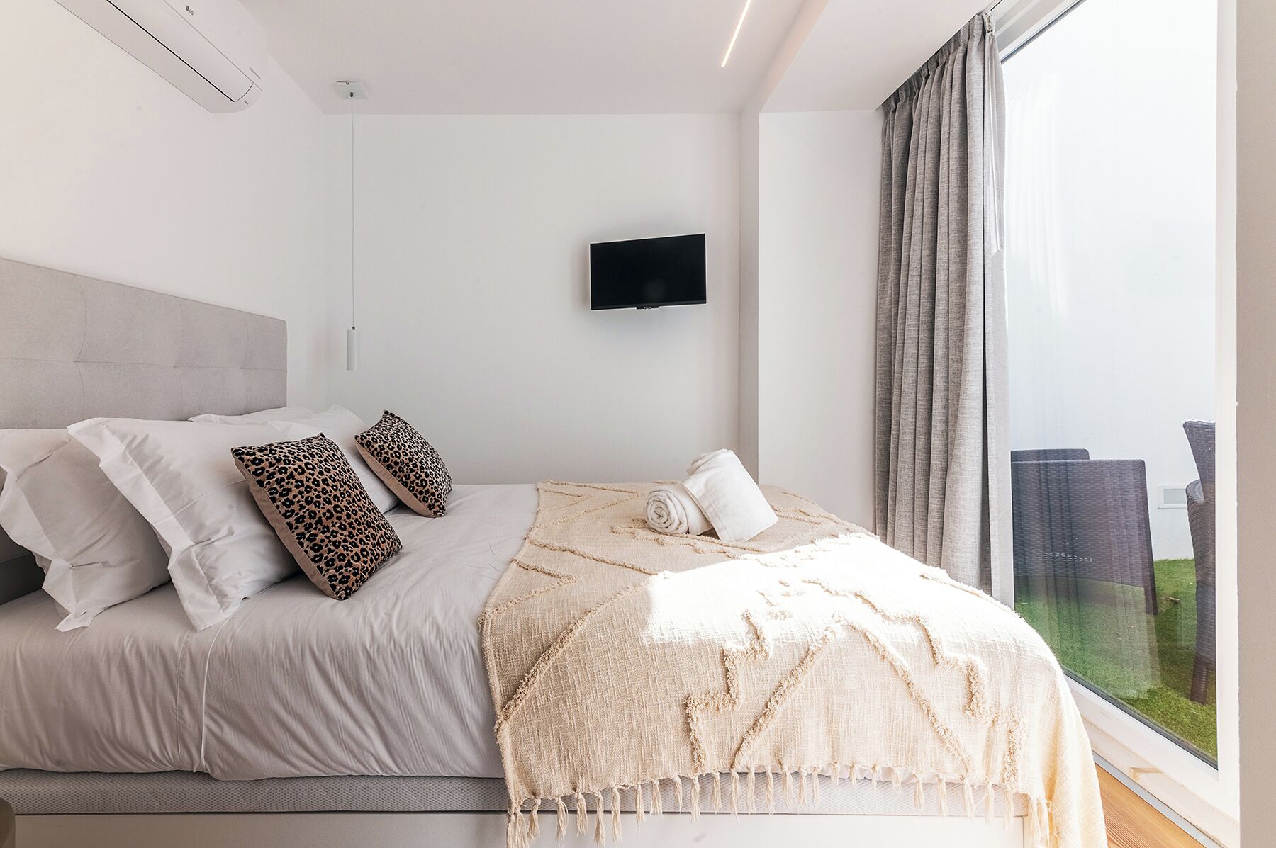 Appartement Confort | Rideaux occultants, fer et planche à repasser, Wi-Fi gratuit