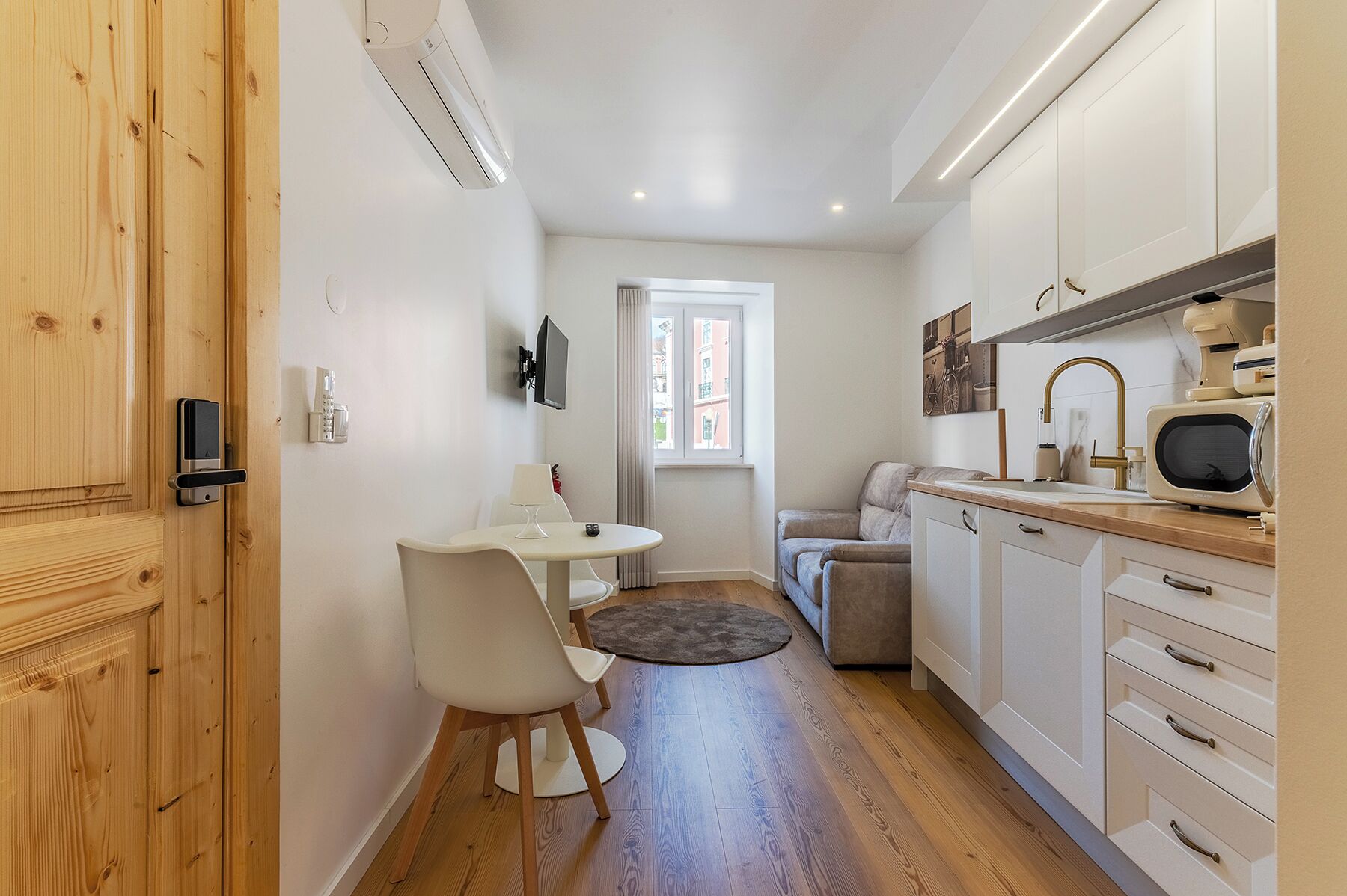 Design Apartment, 1 Queen Bed | Interior