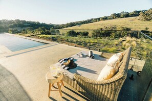 Terrace/patio - MAGNIFICENT AND OPULENT 5 BEDROOM OASIS BOASTING SWEEPING VALLEY VIEWS (Yallingup)
