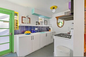House | 23 bedrooms, Internet - Spirit of Sofia 23 Bedroom Epic Resort (Palm Springs)