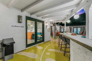House | 23 bedrooms, Internet - Spirit of Sofia 23 Bedroom Epic Resort (Palm Springs)