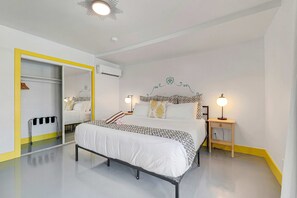House | 23 bedrooms, Internet - Spirit of Sofia 23 Bedroom Epic Resort (Palm Springs)