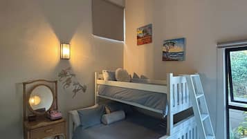 House, 5 Bedrooms, Patio, Garden View