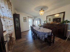 Dining - 5 bedroom villa with pool for vacation in Armação de Pêra (Armação de Pêra)