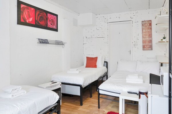 Room-edinburgh Royal Hospital Airport Fr - Edinburgh, UK