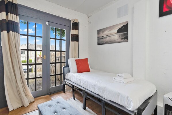 Shared Dormitory, 1 Bedroom, Accessible, Mountain View
