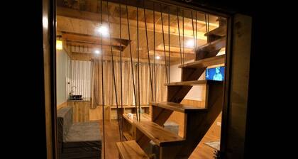 Mountainshack Riverside Stay & Cafe