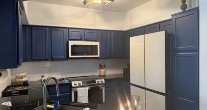 Charming 2-bedroom apartment with AC in peaceful Scottsdale
