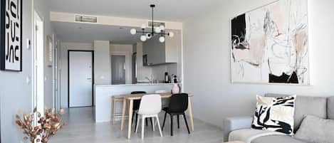 Appartement, balcon, vue sur le jardin | Aire de séjour