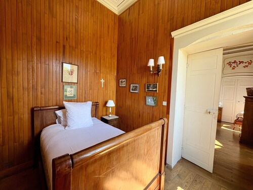 Château with Private Park – Gîte du Tilleul – Exceptional Setting