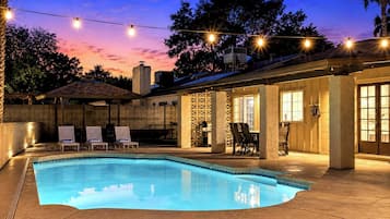 House (4 Bedrooms) | Front of property