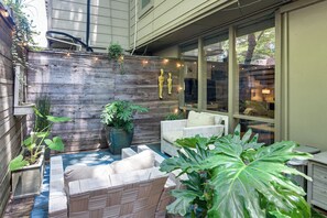 Interior - Pool Access! Sleek Condo, 2 Mi to Memorial Park (Houston)
