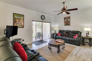 Apartment (4 Bedrooms) | Interior - Pet-friendly Townhome 9 mi to Disney w/ Lazy River (Davenport)