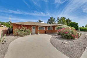 Interior - Great for Families! Desert Oasis 2 Mi to Old Town (Scottsdale)