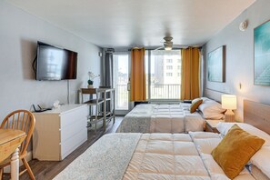 Apartment (0 Bedroom) | Interior - Beachfront Condo w/ Balcony on Floridas Fun Coast (Daytona Beach Shores)