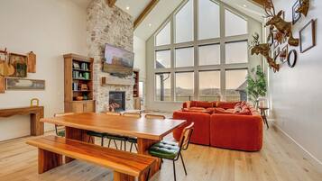 Rumah (6 Bedrooms) | Interior
