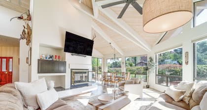 Walk or Bike to Cathedral Rock! Home w/ Views